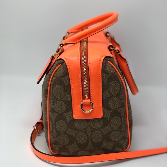 NWT Coach Neon Large Bennett handbag super rare - Picture 3 of 7